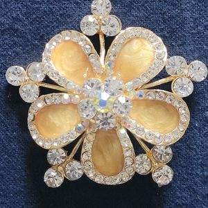 Flower Pattern Brooch Pin